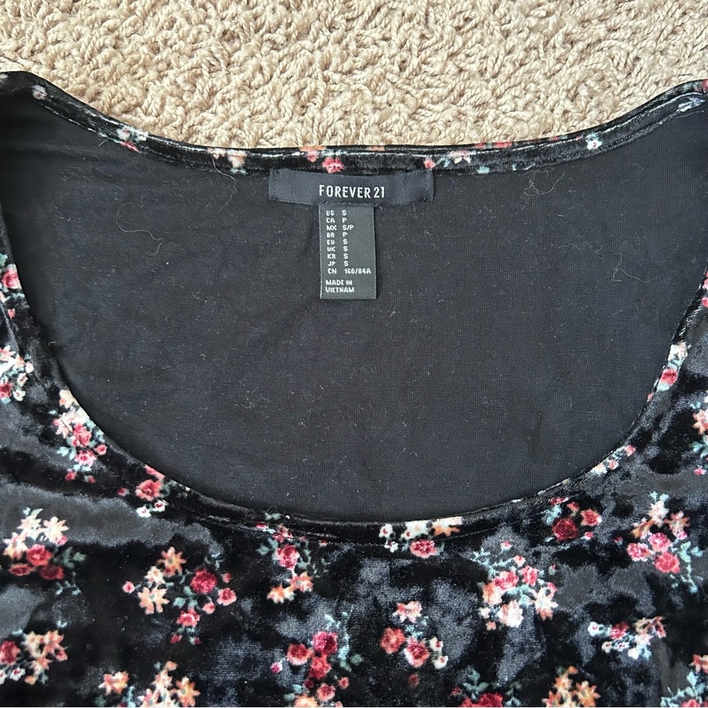 Velour Floral Top - Picture 2 of 5